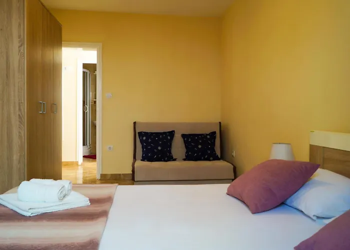 Veron Apartments